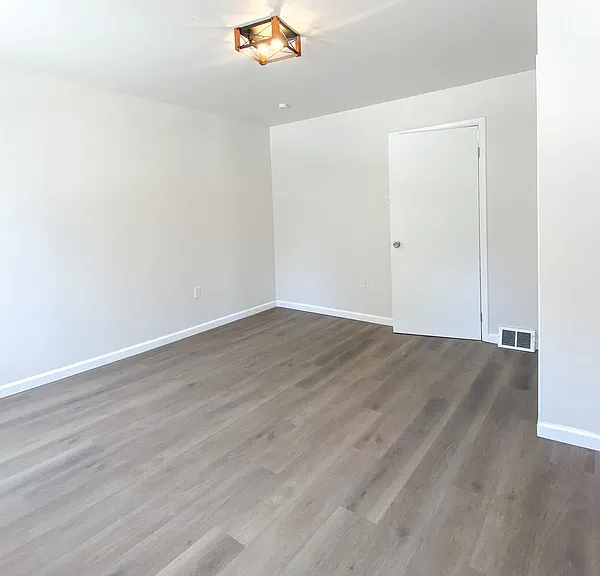 8 E Sycamore St #2 — Photo 14