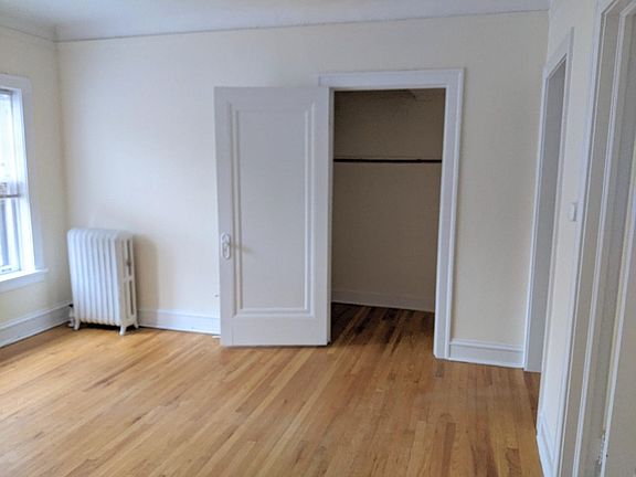 3rd image of 727 Hinman Ave #3E