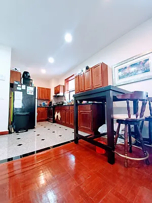 Rented by Compass | media 5