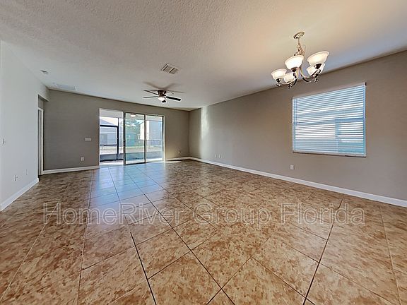 3rd image of 3331 Cortland Dr