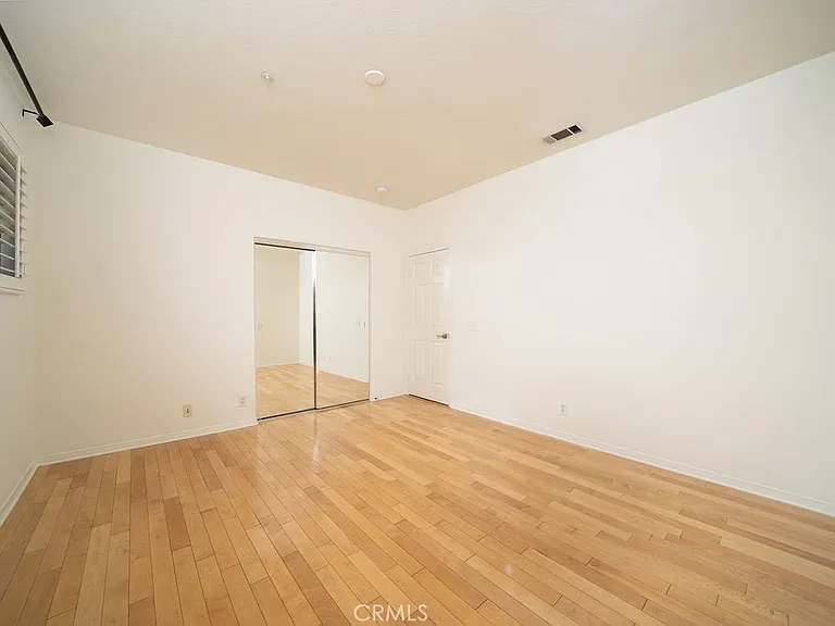 30 Burlingame — Photo 15
