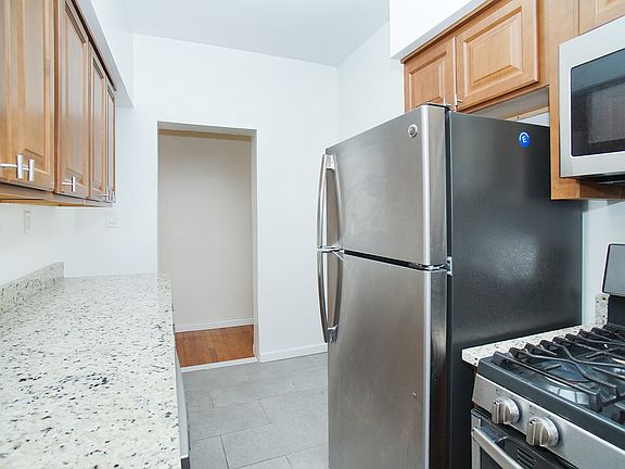 5th image of 736 W 173rd St APT A44