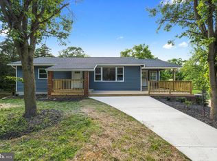 459 Forest View Dr, Kearneysville, WV 25430