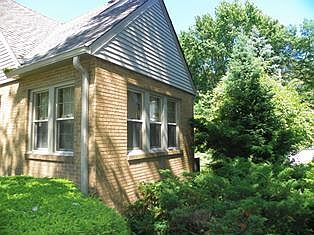 2nd image of 1027 Forest Hill St
