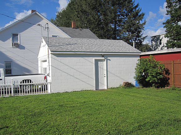 Detached Garage