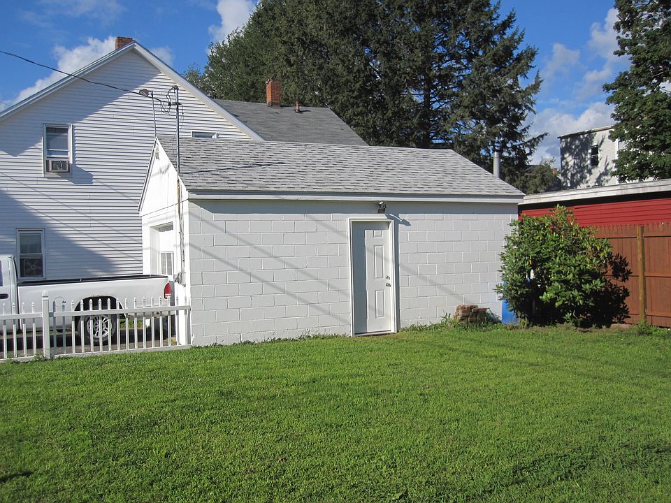 Detached Garage