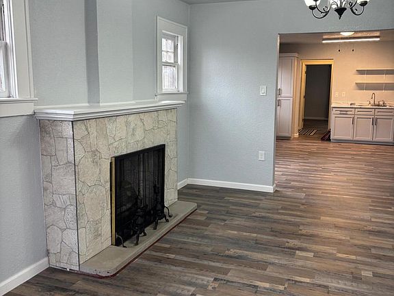 3rd image of 308 Fabens Rd