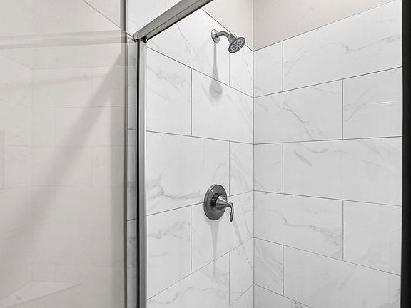 4th image of 1576 Evergreen Dr