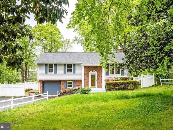 1525 Lakewood Dr, Woodbridge, VA 22192
