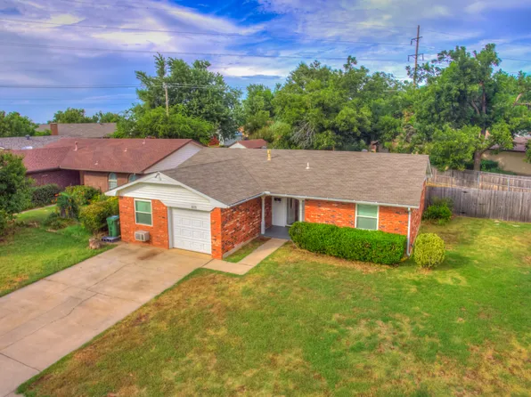 601 Oak Creek Dr, Yukon, OK 73099