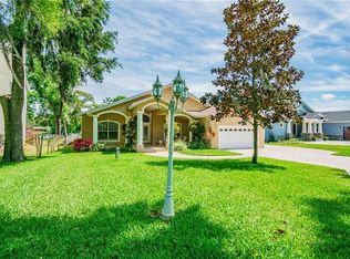 18627 Hanna Rd, Lutz, FL 33549