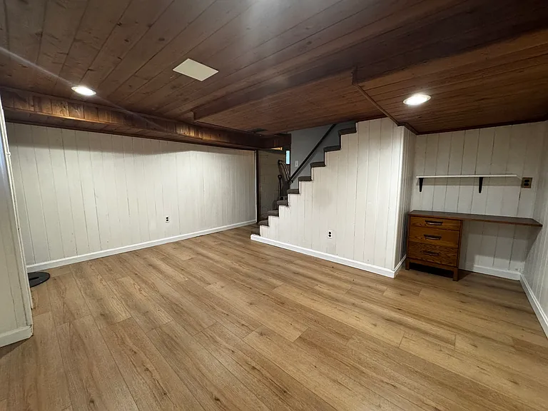 2611 S Troy St — Photo 17