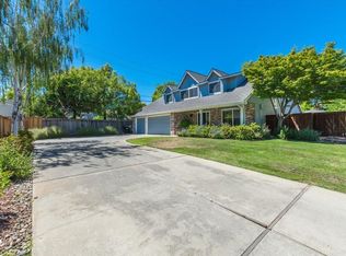 2521 Winsford Ln, Carmichael, CA 95608