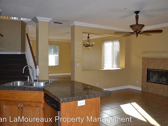 5th image of 8 Joyce Ct