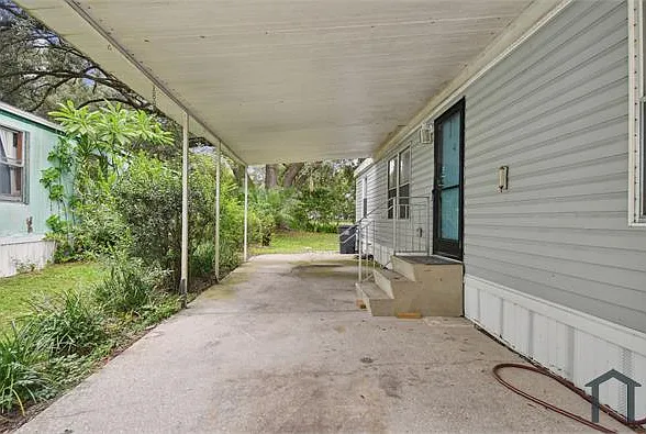 10609 Bay Hills Cir — Photo 35