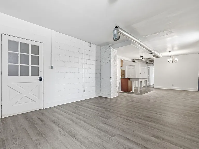 The Reese Apartments — Photo 6