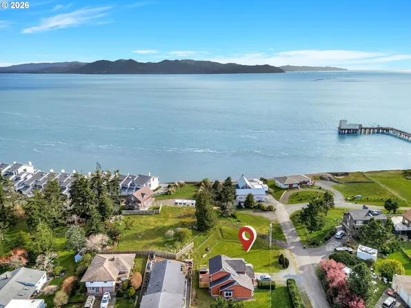 575 Gray St, Hammond, OR 97121