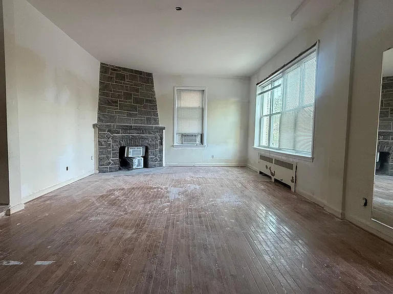 Mace Ave — Photo 10