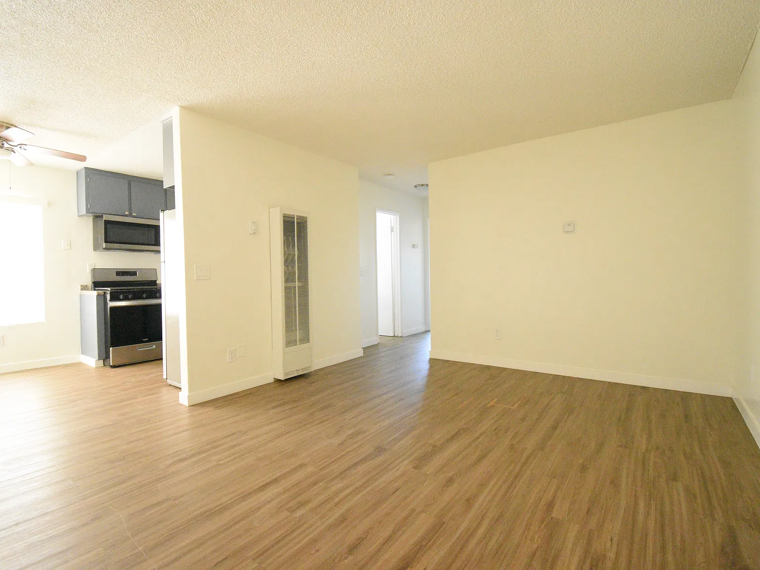 2 bed, 750 sqft, $2,449 — Photo 2