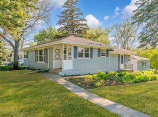 200 S Roselle Rd, Roselle, IL 60172