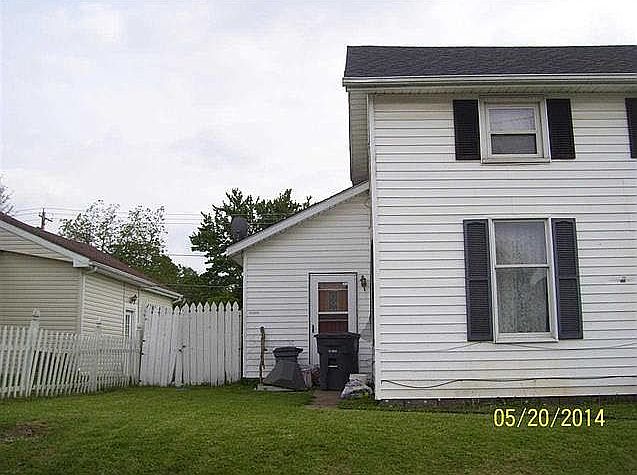 2nd image of 809 E 5th St