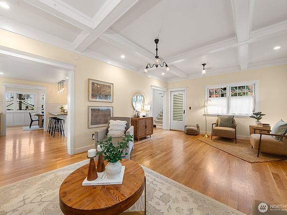 4th image of 7607 Latona Avenue NE