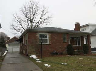 323 Beaupre Ave, Grosse Pointe Farms, MI 48236