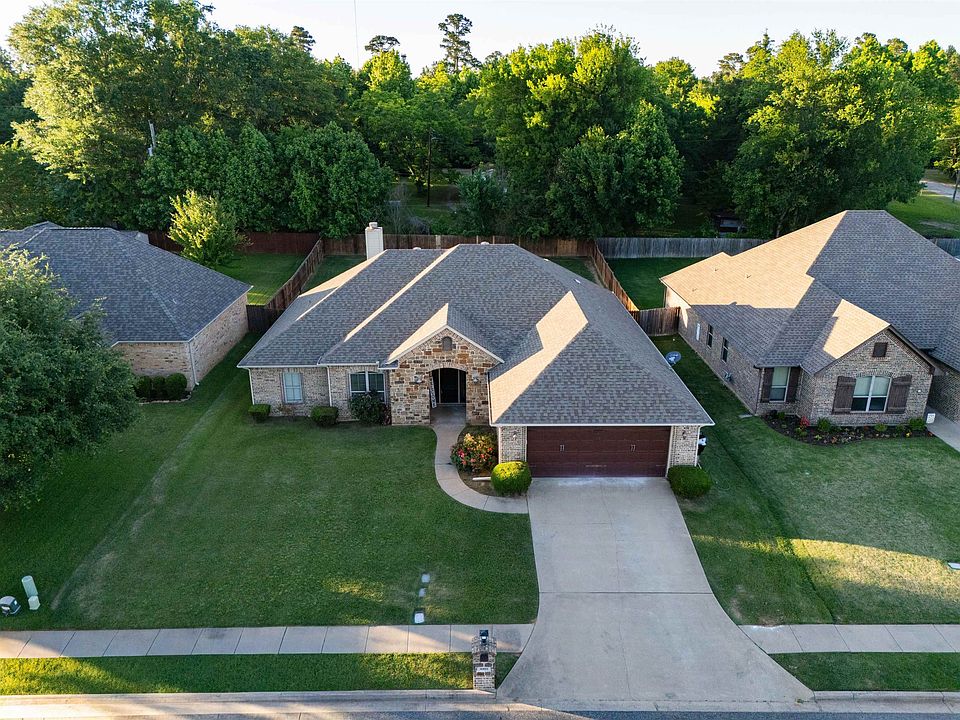 1st image of 4405 Red Oak Trl