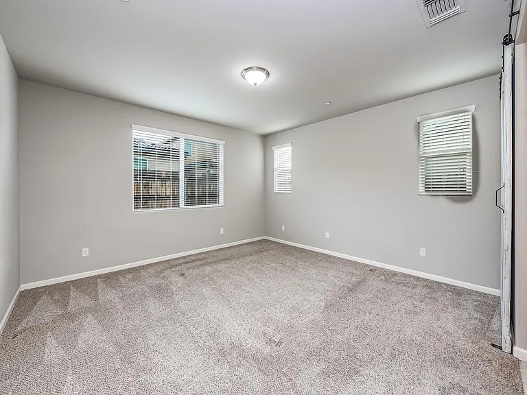 3555 Encino Ave — Photo 24