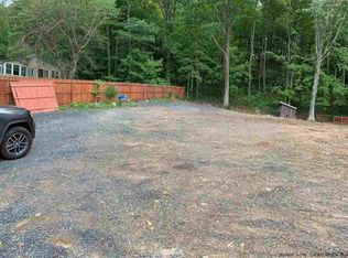 32 Park Ave, Leeds, NY 12451