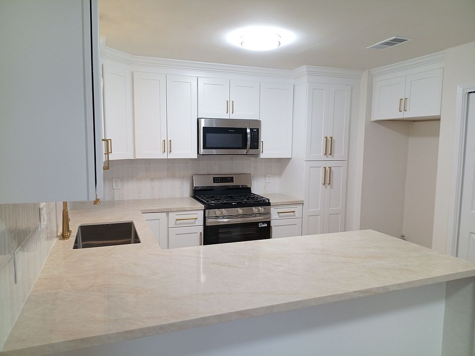 1st image of 514 Sara Dr