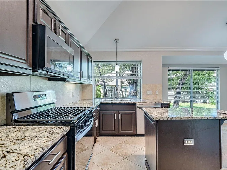 6530 Needham Ln — Photo 11