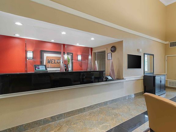 Lobby and Guest Check-in