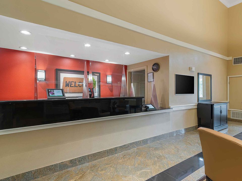 Lobby and Guest Check-in