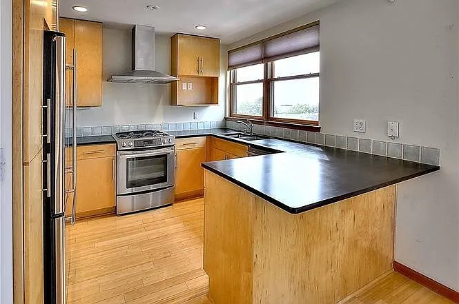 416 6th Ave — Photo 9