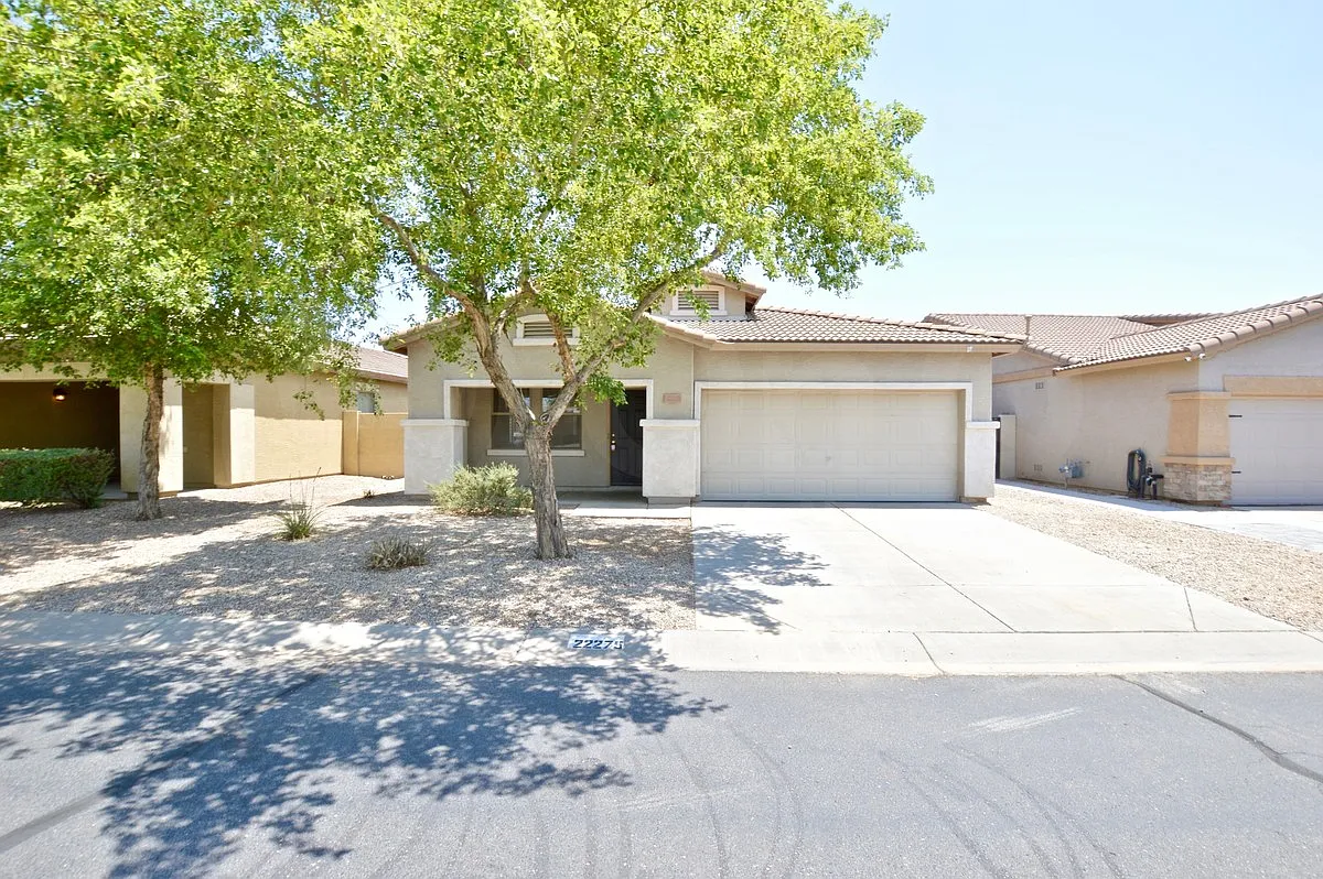 3 bed, 2.0 bath, 1695 sqft, $2,250 — Photo 1