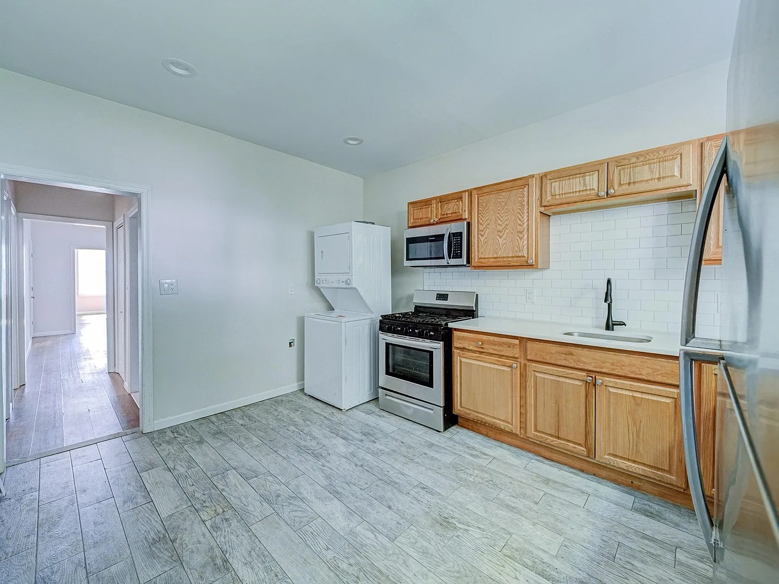 4 bed, 1.0 bath, $2,700 — Photo 2
