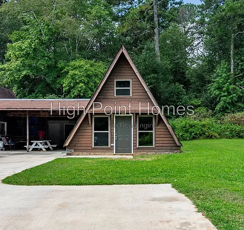 90 Park St Photo 1