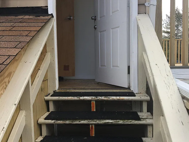289 Home St #2 — Photo 3