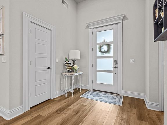 3rd image of 431 N Lone Jack Dr
