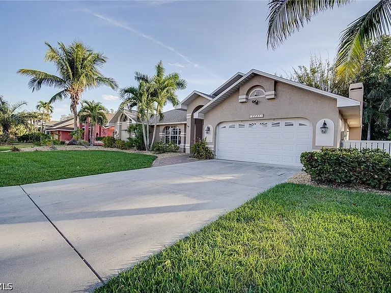 8831 Banyan Cove Cir — Photo 1