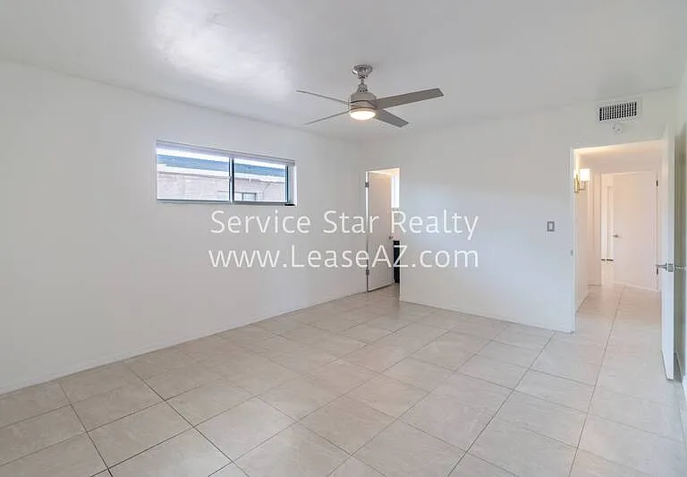 102 W Maryland Ave #D2 — Photo 12
