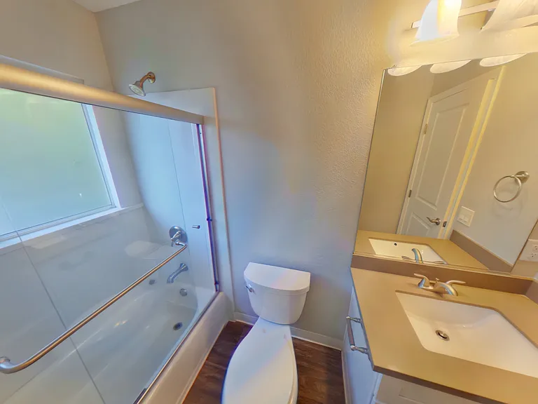 368 Waverley St #4 — Photo 5