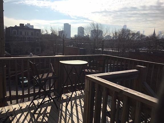 5th image of 621 W Armitage Ave APT 2R