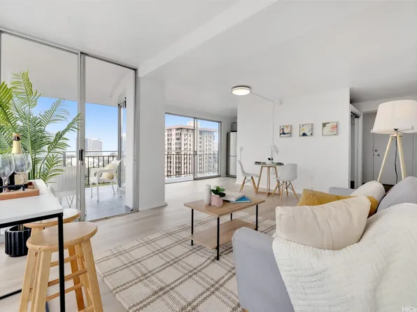 1415 Victoria St APT 1214, Honolulu, HI 96822
