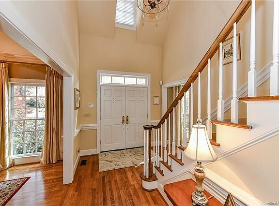 4th image of 3400 Meadow Bluff Dr