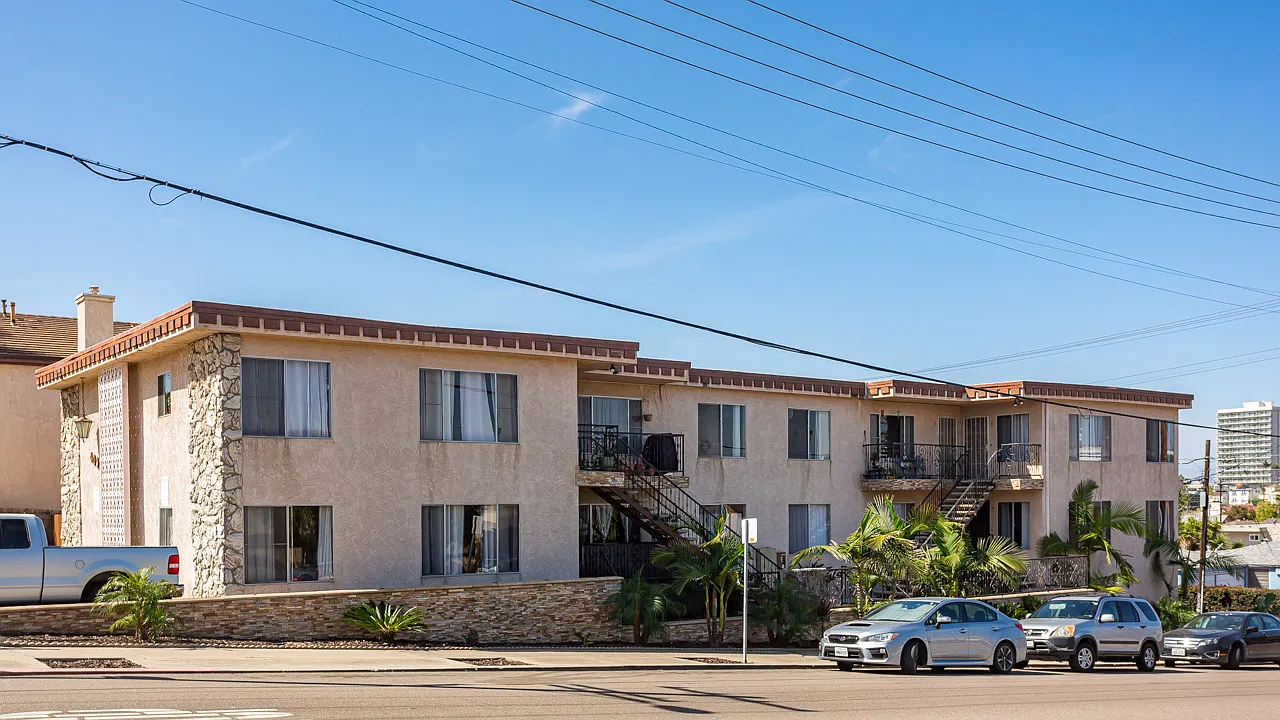 2 bed, 1075 sqft, $2,495 — Photo 1