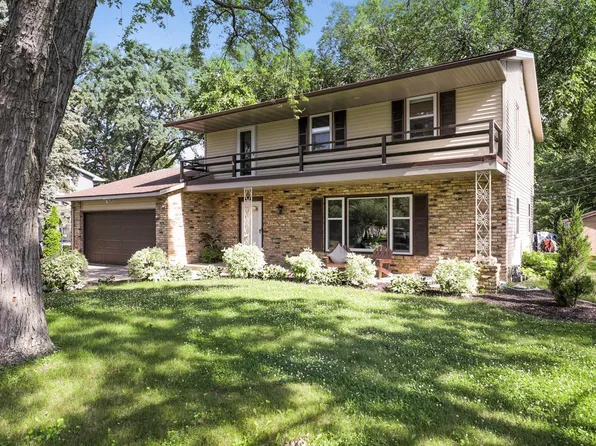 2340 Skyline Dr, Bloomington, MN 55425