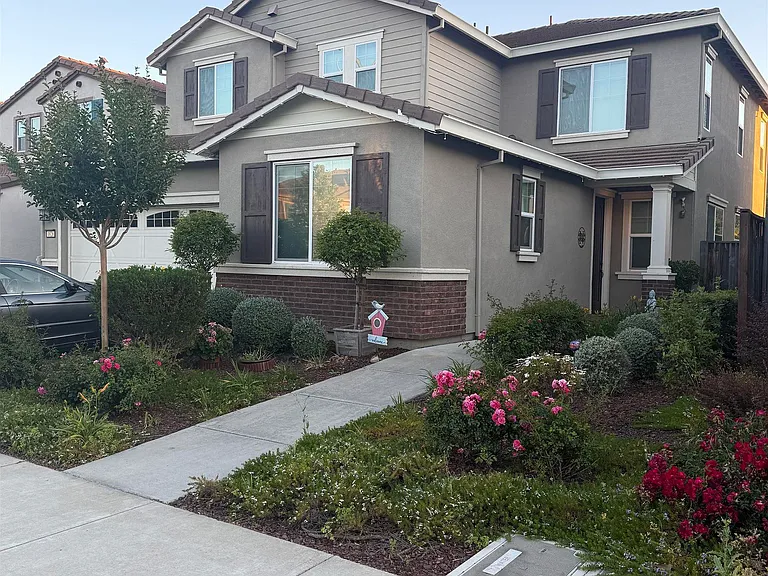 1826 Rosemary Dr — Photo 1