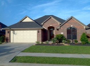 121 Eagle Nest Ct, Richwood, TX 77566